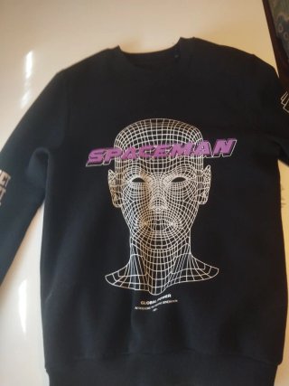 Sudadera Bershka Spaceman Negra