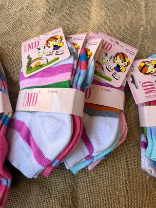 6 packs de 3 calcetines cada uno 1-3 años