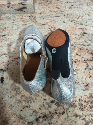 Zapatos de baile plateados con tira