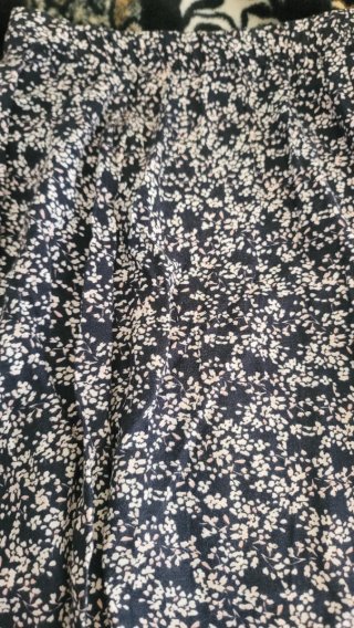 Falda midi Pull&Bear estampada flores