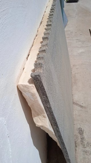 Piedra, Tablero grueso mármol blanco.