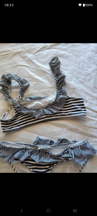 Costume bimba a righe con volant