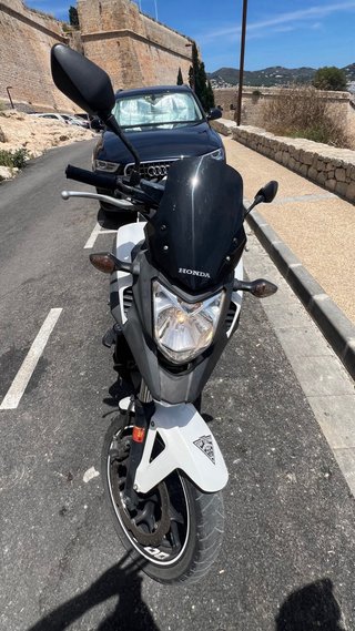 Honda NC 700 X Blanca y Negra