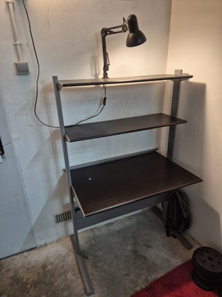 Escritorio/mesa ordenador con estanterías