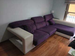 Sofá chaise longue tela y piel