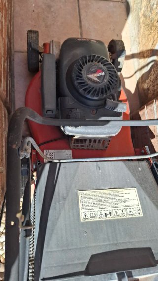 Cortacésped Briggs & Stratton Gasolina. Meco