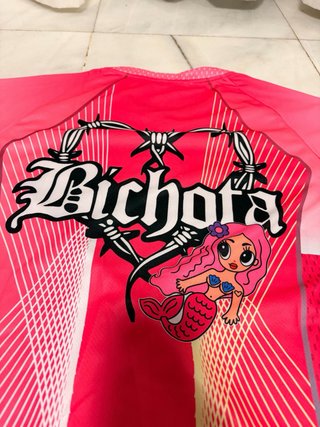 Camiseta Barcelona x Karol G Nike Rosa