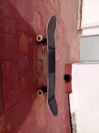 Monopatín Negro