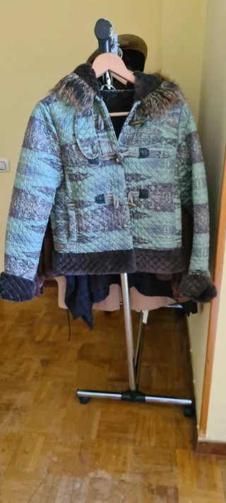 Chaquetón corto acolchado