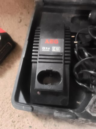 Taladro a batería Aeg
