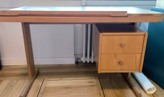 Mesa escritorio abatible de madera