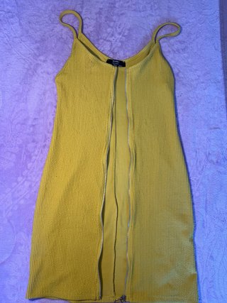 Vestido Bershka amarillo cremallera
