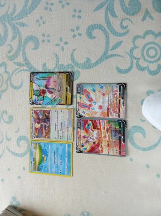 Lote Cartas Pokémon V y VMAX