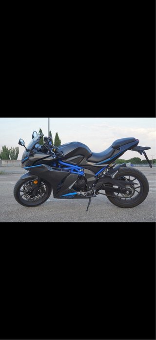 MITT GP1 125cc Carbono y Azul