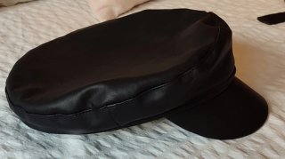 Gorra marinera polipiel negra