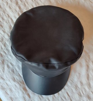 Gorra marinera polipiel negra