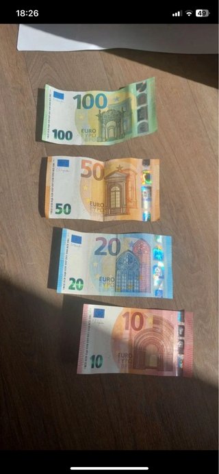 Billetes de Euro: 100, 50, 20 y 10