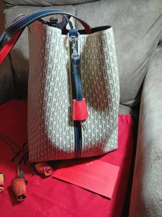 Bolso CH Matryoshka Locked Beige/Rojo, Azul.