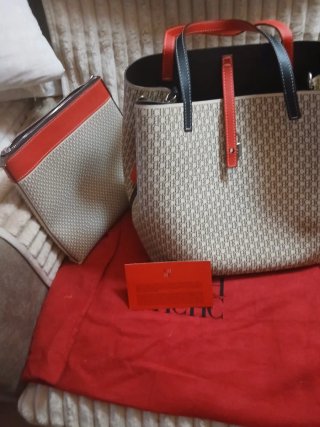Bolso CH Matryoshka Locked Beige/Rojo, Azul.