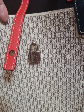 Bolso CH Matryoshka Locked Beige/Rojo, Azul.
