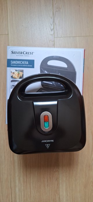 Sandwichera SilverCrest negra