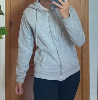 C2: Sudadera Bershka gris cremallera talla S