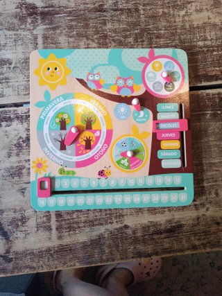 Calendario infantil de madera