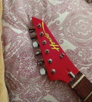 Guitarra Hondo Lawsuit Roja