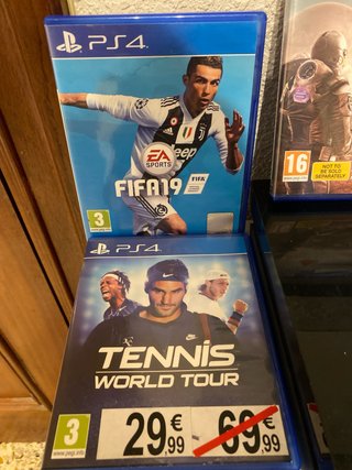 Consola PS4 (PlayStation 4) Negra + 5 Juegos