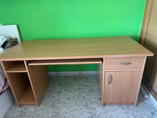 Mesa de escritorio madera y cristal