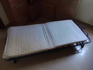 Cama plegable con colchón y somier
