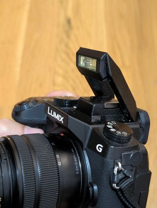 Lumix G7 4K + Objetivo 14-42mm + 3 Bat + Extras