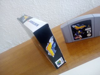 Buck Bumble Nintendo 64 con caja y manual - LEER