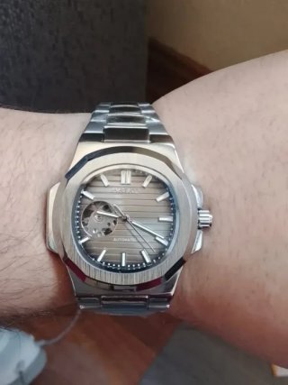 Reloj seiko Mod Nautilus Open Heart 40mm marrón