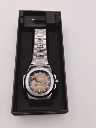 Reloj seiko Mod Nautilus Open Heart 40mm marrón