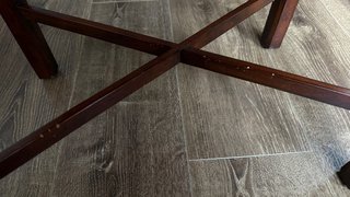 Mesa cofre Ethan Allen con compartimentos.