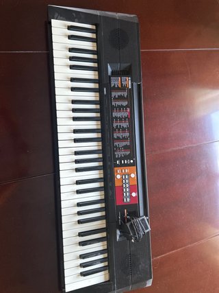 Piano Yamaha Eléctrico