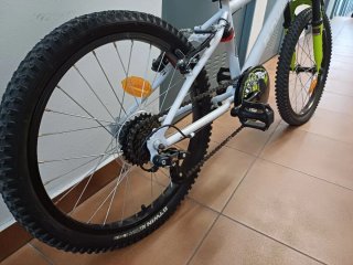 Bicicleta infantil 6-9 años