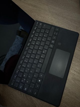 Microsoft Surface Pro 11 Snapdragon X Plus 16GB