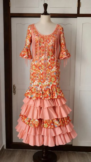 Vestido de flamenca naranja y rosa
