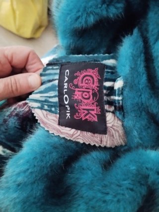 Chaquetón estampado con pelo