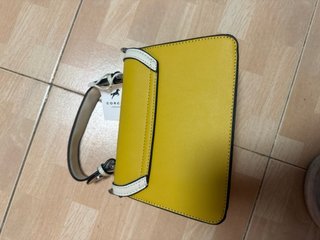 Bolso amarillo CORCEL