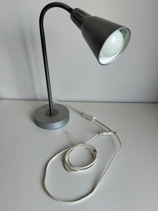 Flexo de mesa gris metal