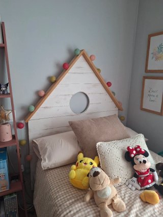 Cabezal de cama infantil casita