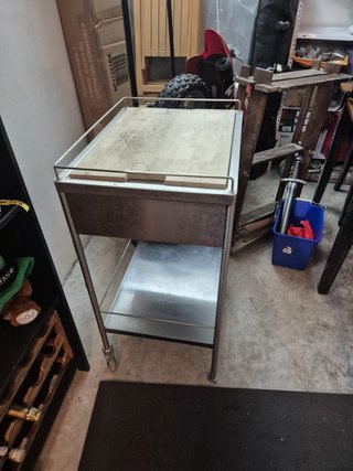 Mueble auxiliar con tabla y cajón
