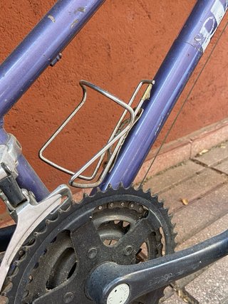 Bicicleta vintage ruedas pinchadas y solo un freno