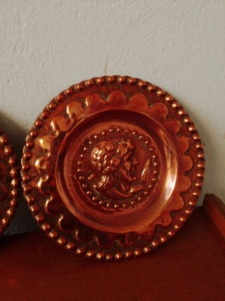 2 Platos Cobre Motivos Romanos