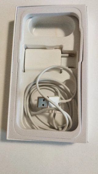 iPhone 12 Negro con cargador y funda