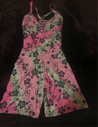 Mono corto brasileño floral