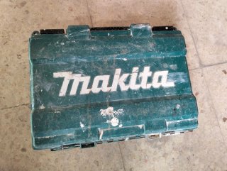 Taladro percutor Makita modelo HT2630